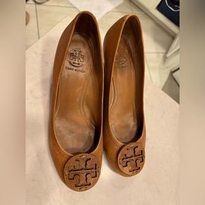 Tory Burch closed toe wedges